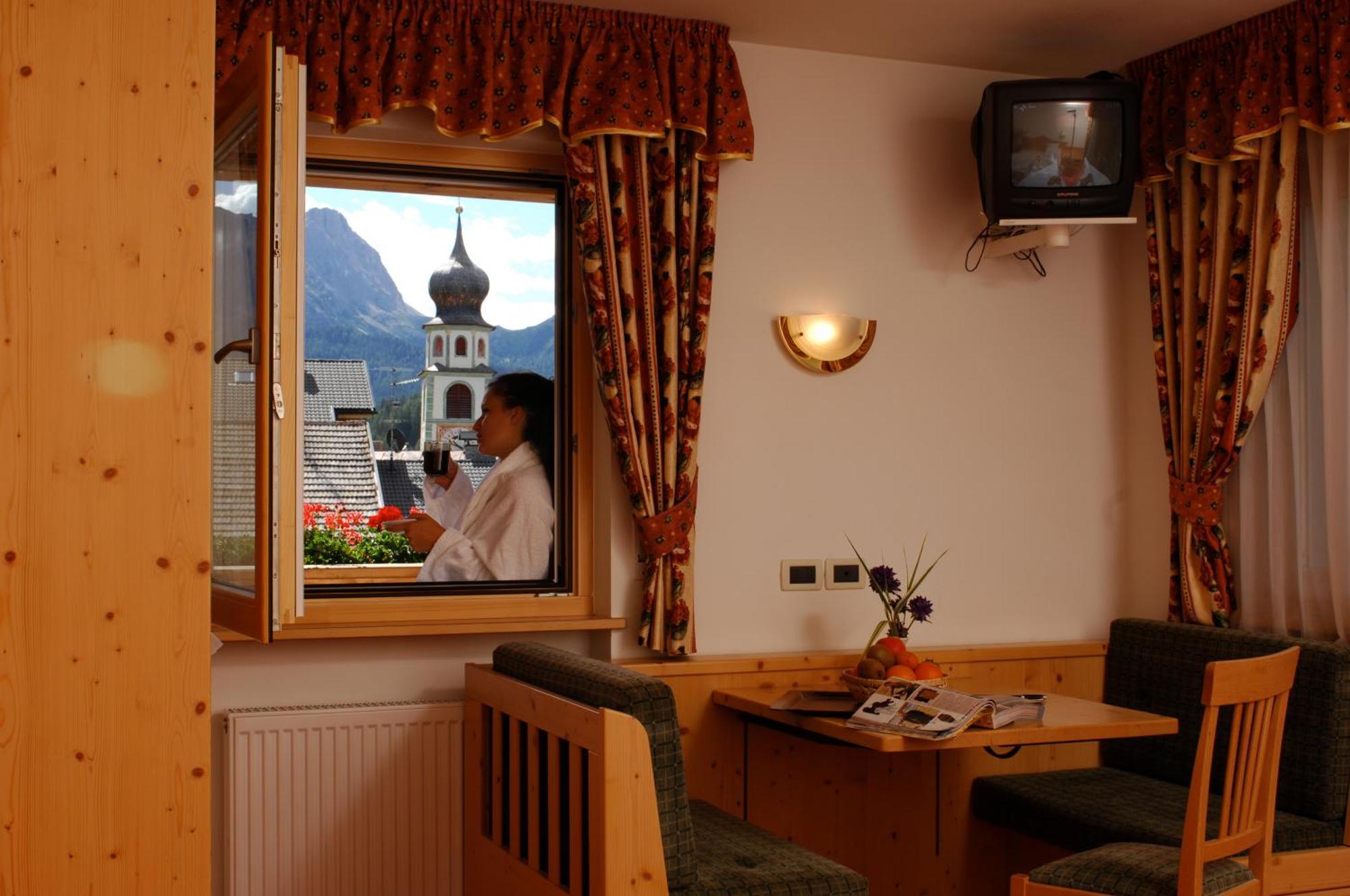 Hotel Falzares San Cassiano  Exteriér fotografie