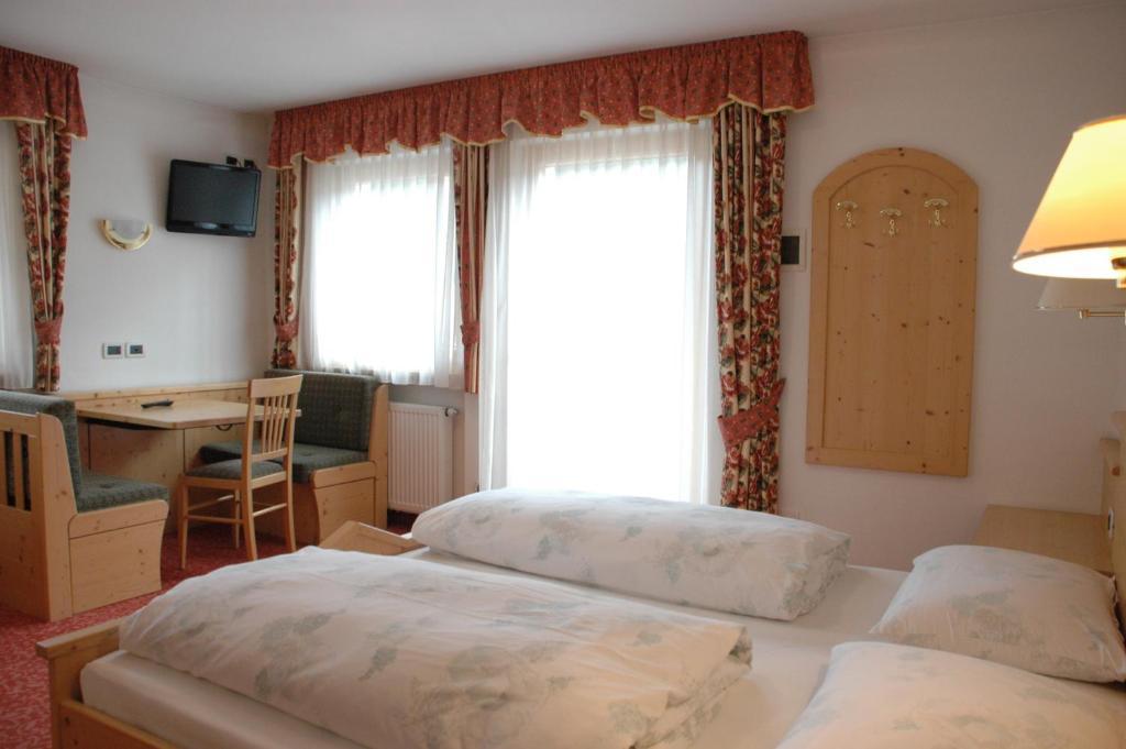 Hotel Falzares San Cassiano  Pokoj fotografie